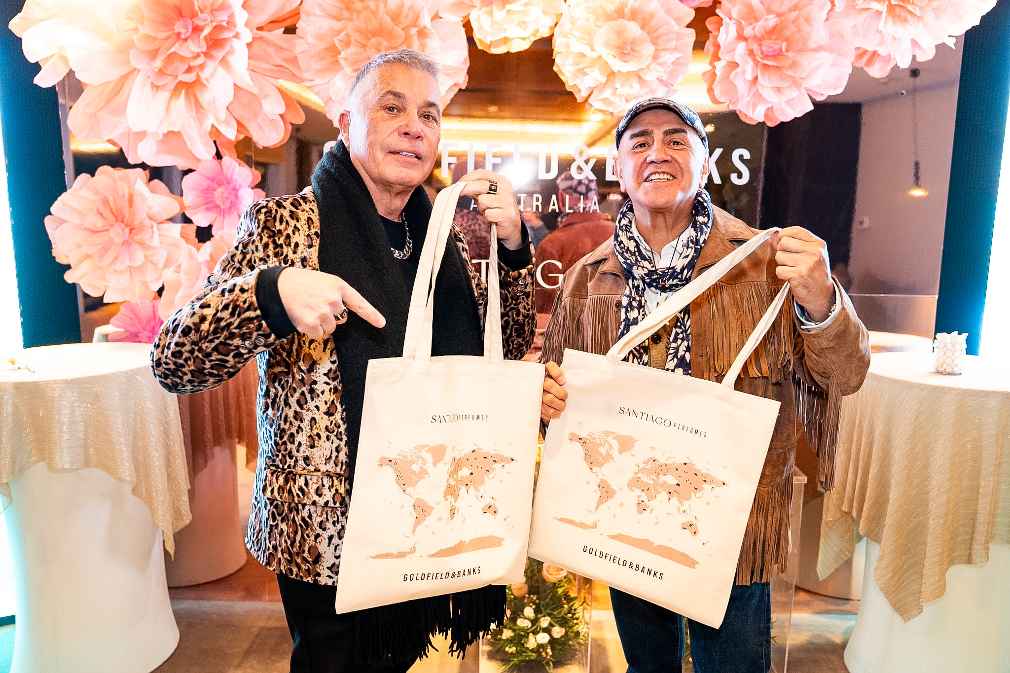 Invitados en el evento de lanzamiento de Goldfield & Banks